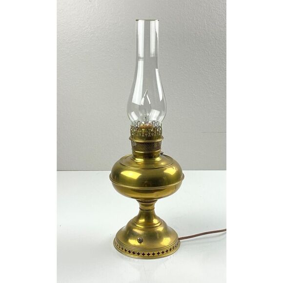 Antique B&H BRADLEY & HUBBARD Brass Oil Lamp Converted Electric w/ Glass Chimney - Picture 3 of 11